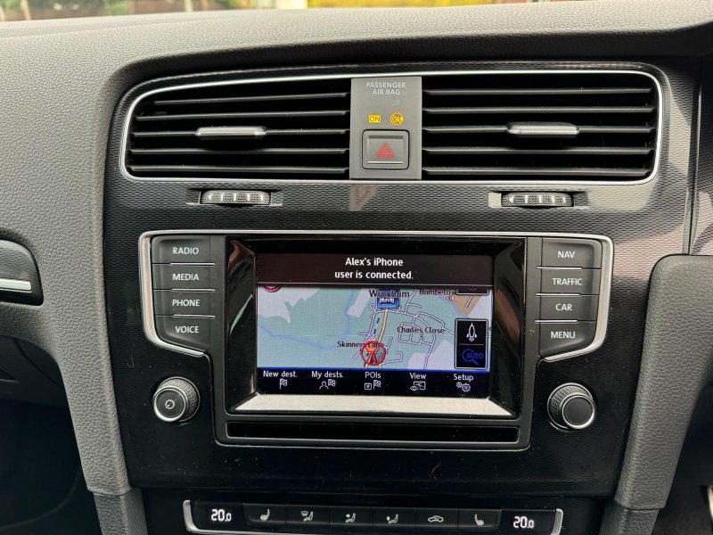 VOLKSWAGEN GOLF