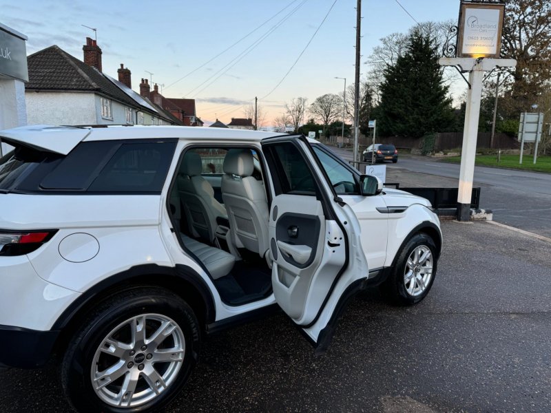 LAND ROVER RANGE ROVER EVOQUE