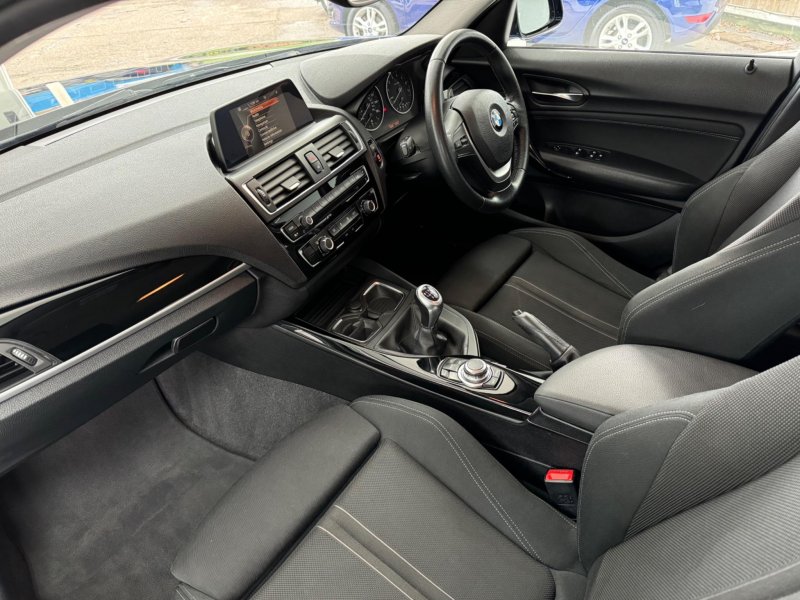 BMW 1 SERIES