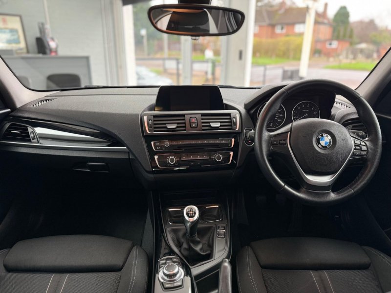 BMW 1 SERIES