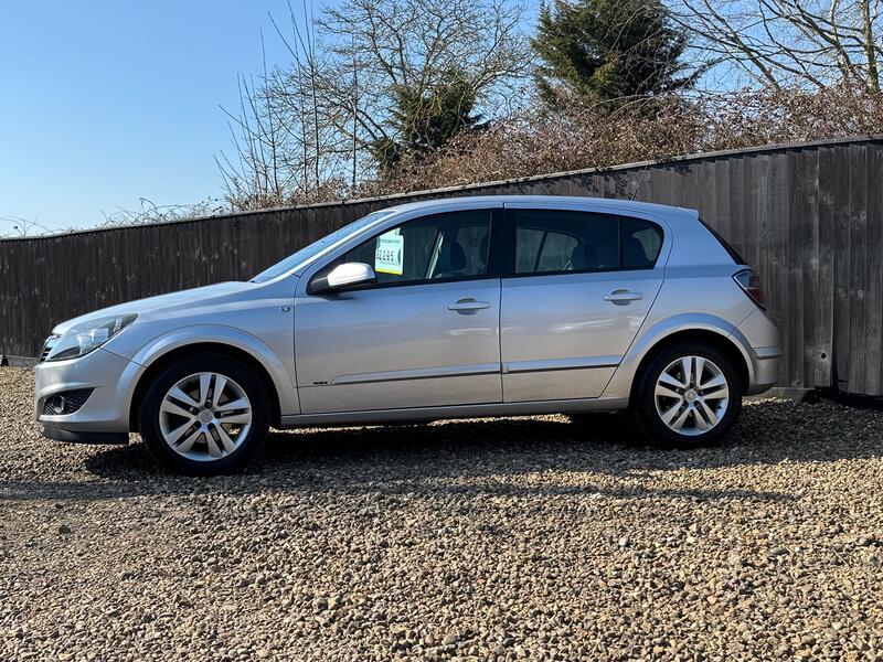 VAUXHALL ASTRA