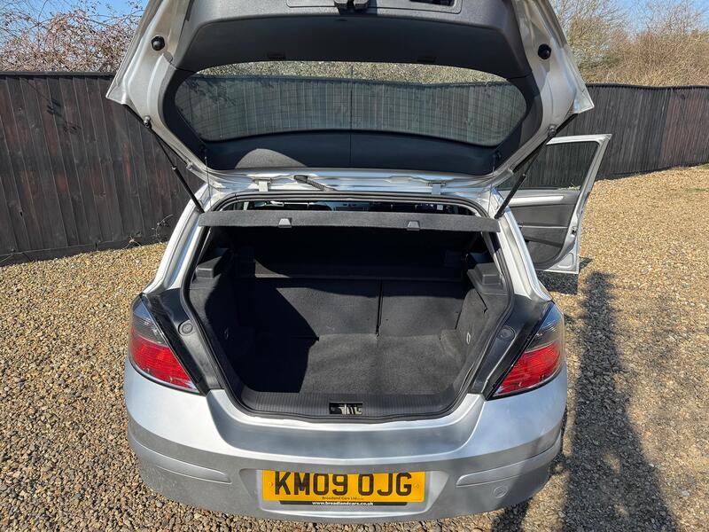 VAUXHALL ASTRA