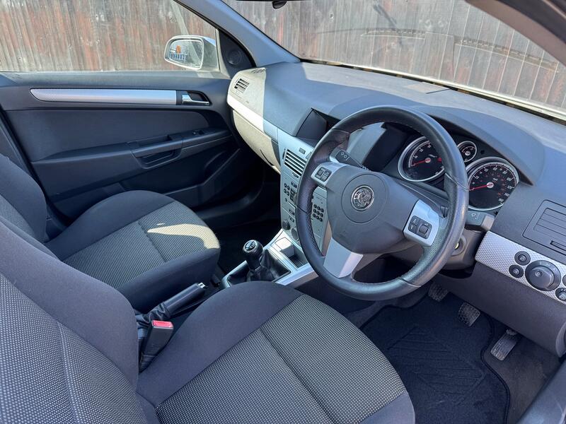 VAUXHALL ASTRA