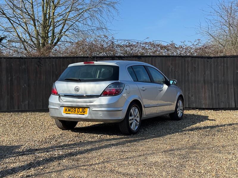 VAUXHALL ASTRA