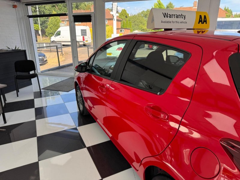 TOYOTA YARIS