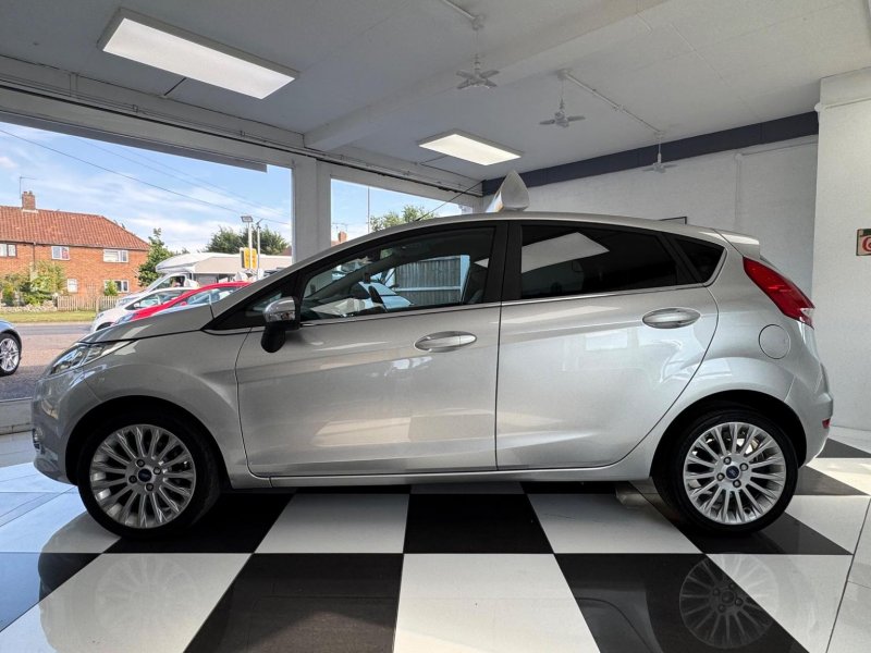 FORD FIESTA