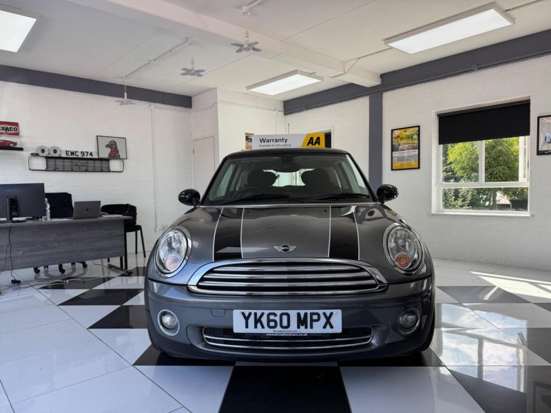 MINI HATCH