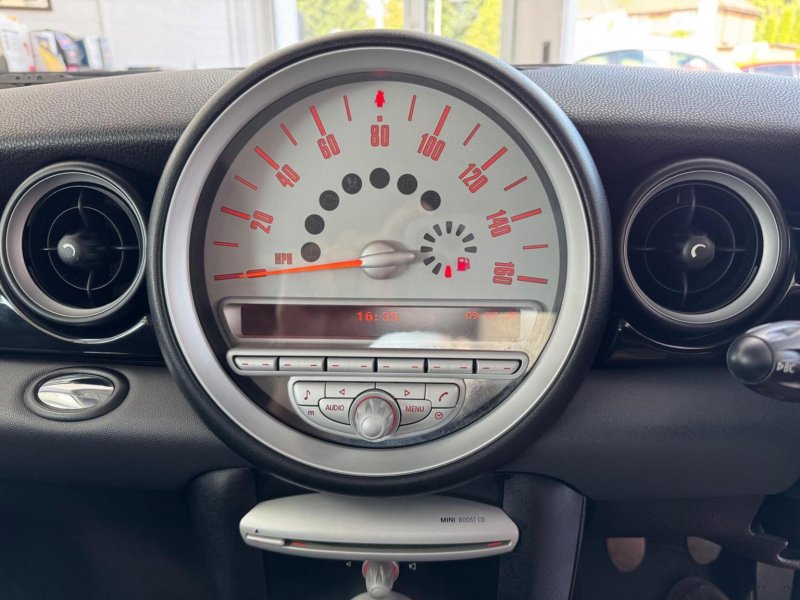 MINI HATCH
