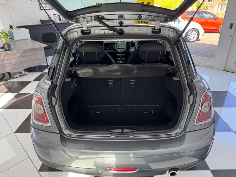 MINI HATCH