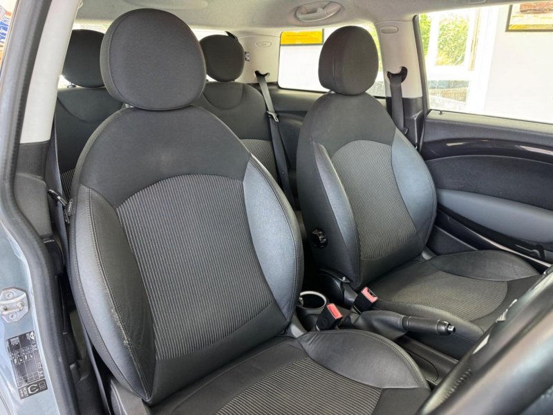 MINI HATCH