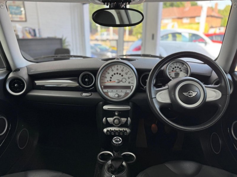 MINI HATCH