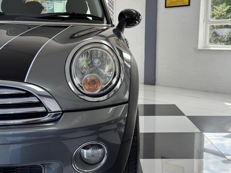 MINI HATCH